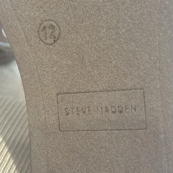 Steve Madden Kids Jashlin Daisy Embellished Sandal - Picture 9 of 11